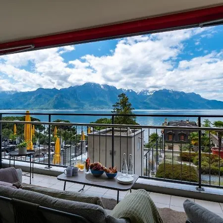 Spacious 3br Lakeview With Terrace By Guestlee
