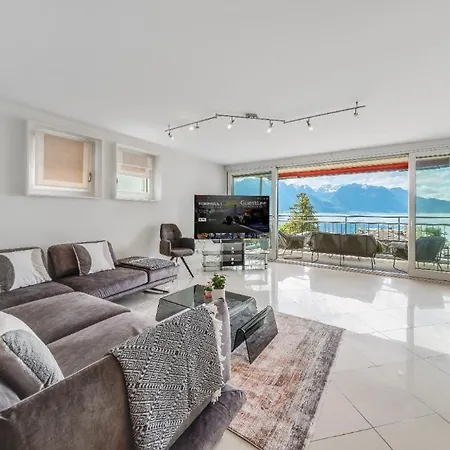 Daire Spacious 3br Lakeview With Terrace By Guestlee *