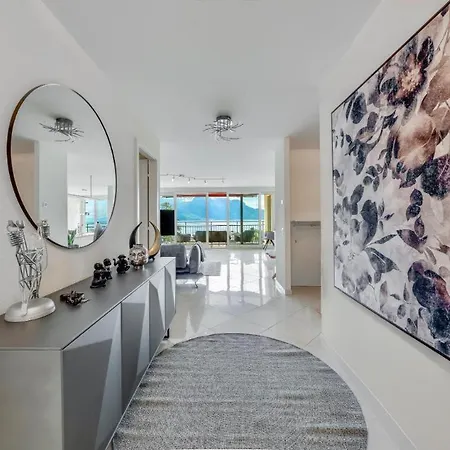 Appartamento Spacious 3br Lakeview With Terrace By Guestlee *