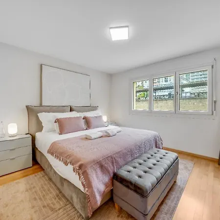 Spacious 3br Lakeview With Terrace By Guestlee * Montreux