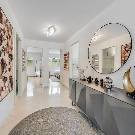Spacious 3br Lakeview With Terrace By Guestlee *
