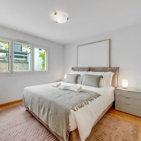 Spacious 3br Lakeview With Terrace By Guestlee Daire Montrö