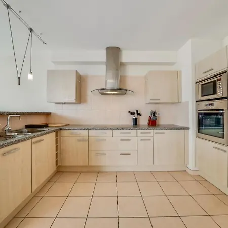 Spacious 3br Lakeview With Terrace By Guestlee * Montrö