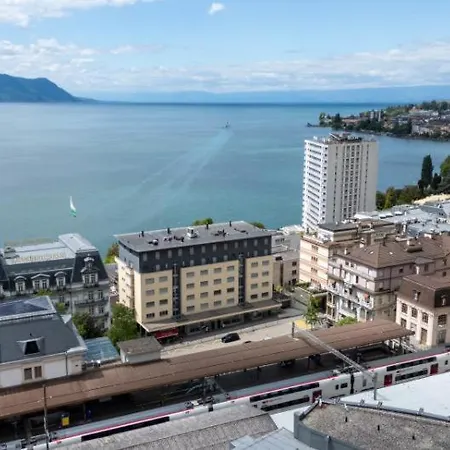 Daire Spacious 3br Lakeview With Terrace By Guestlee Montrö